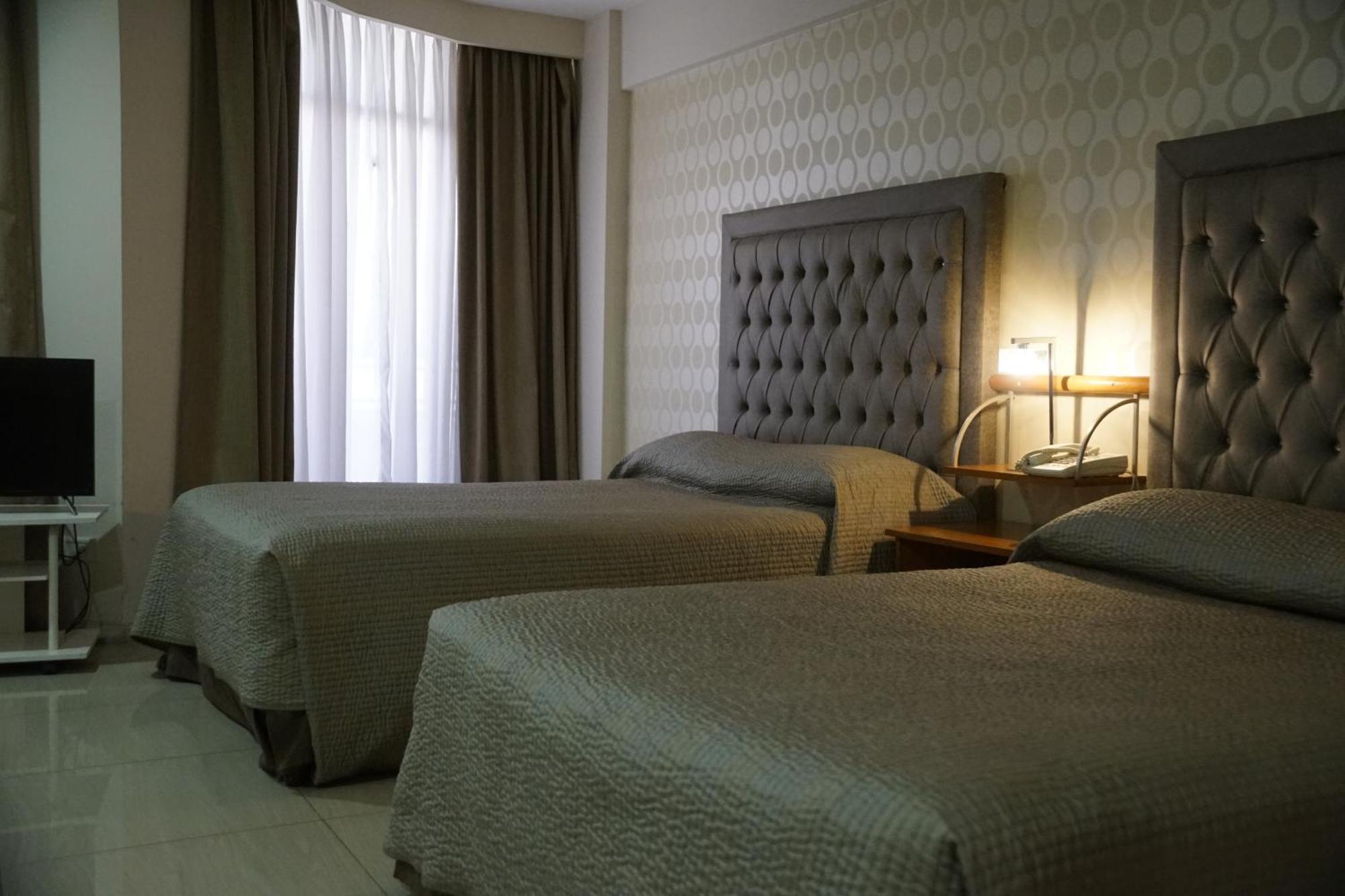 Hotel Howard Johnson Росарио Экстерьер фото