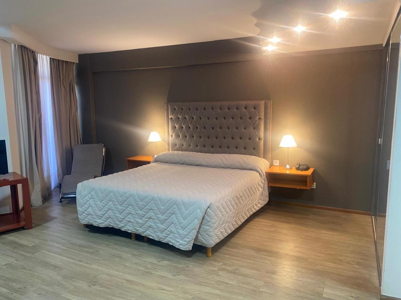 Hotel Howard Johnson Росарио Экстерьер фото