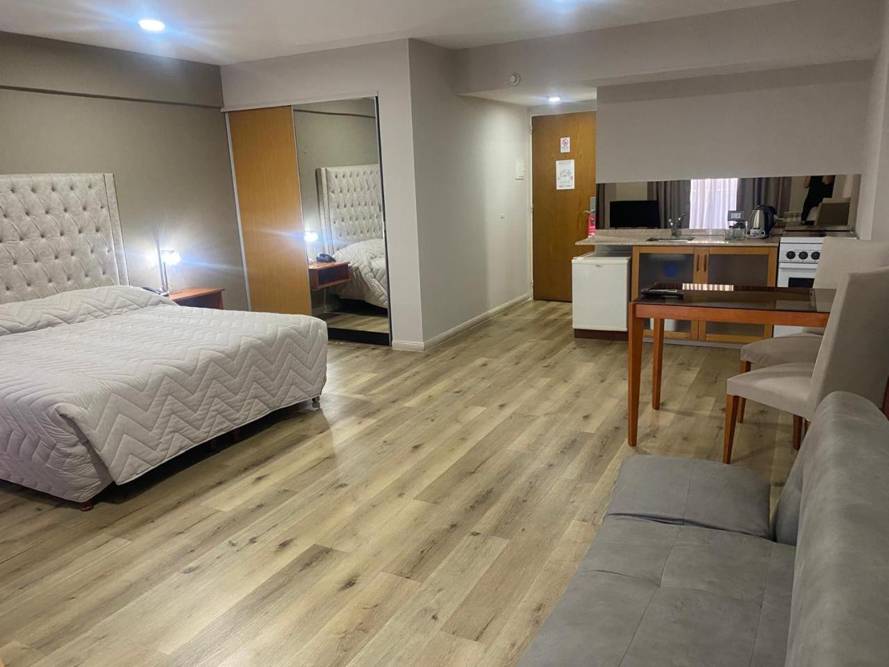 Hotel Howard Johnson Росарио Экстерьер фото