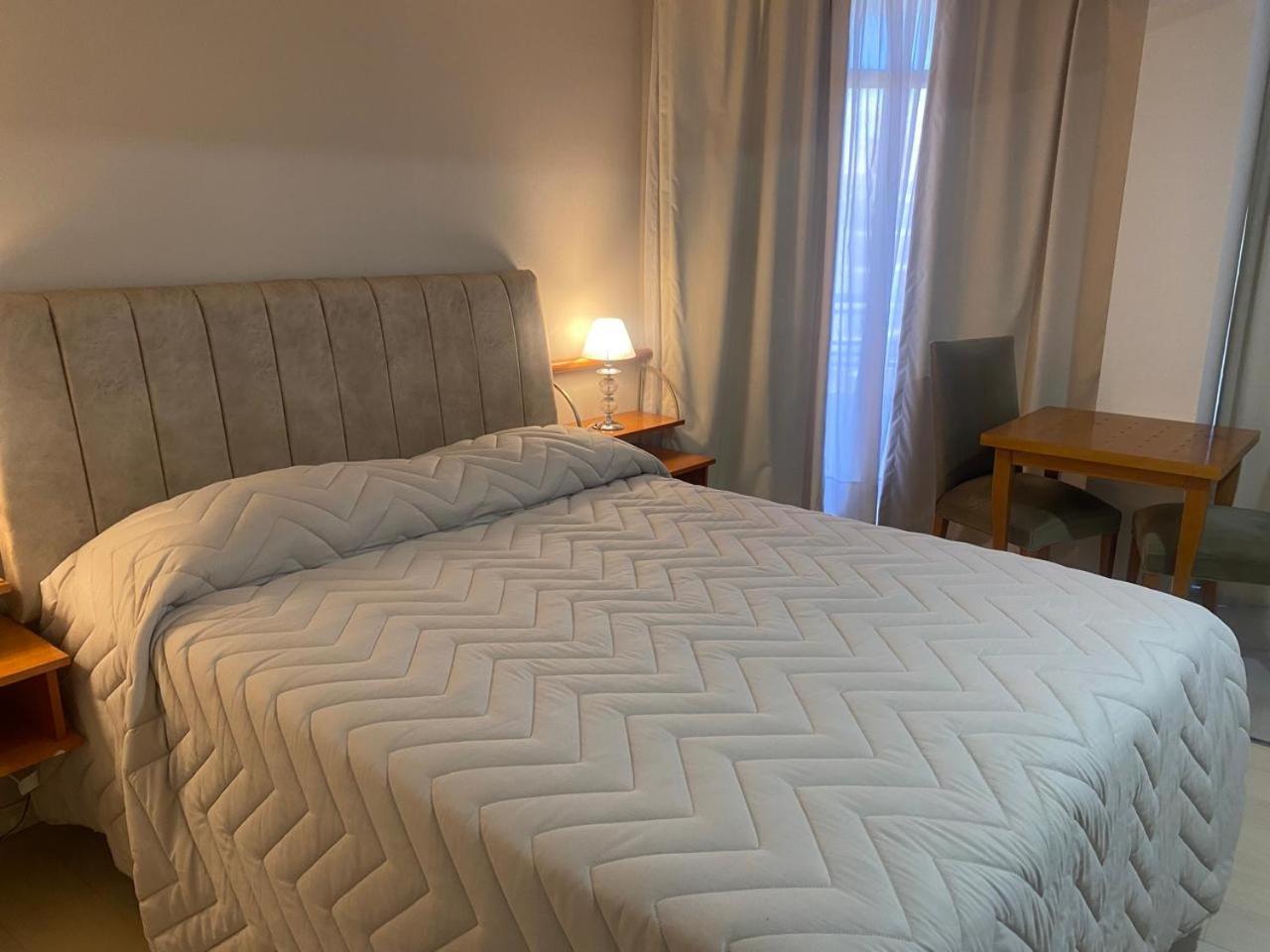Hotel Howard Johnson Росарио Экстерьер фото