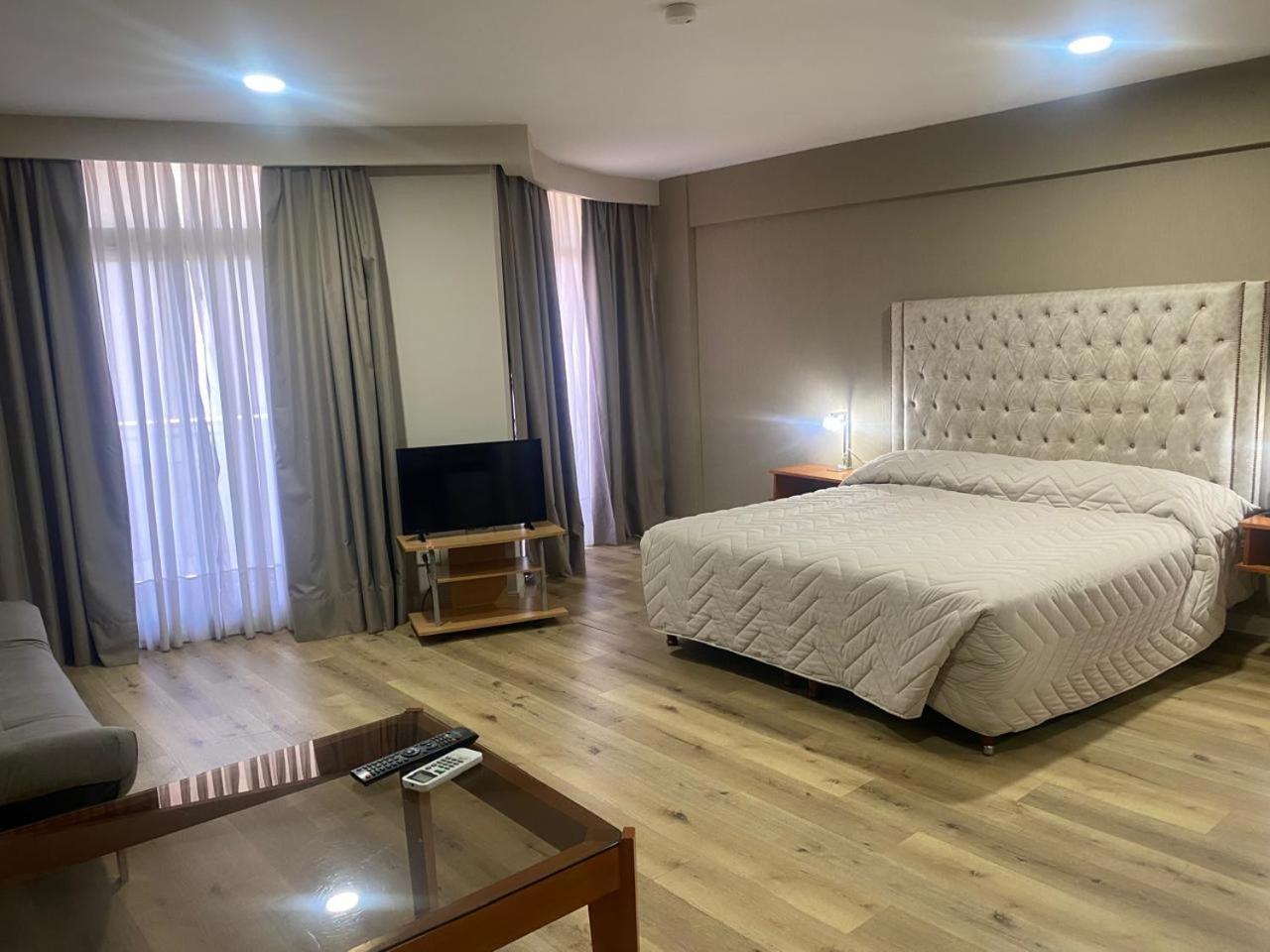 Hotel Howard Johnson Росарио Экстерьер фото