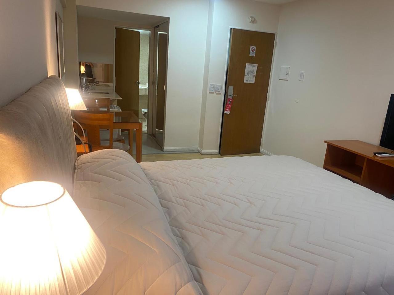 Hotel Howard Johnson Росарио Экстерьер фото